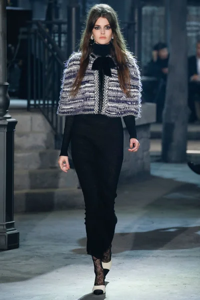 Look 9